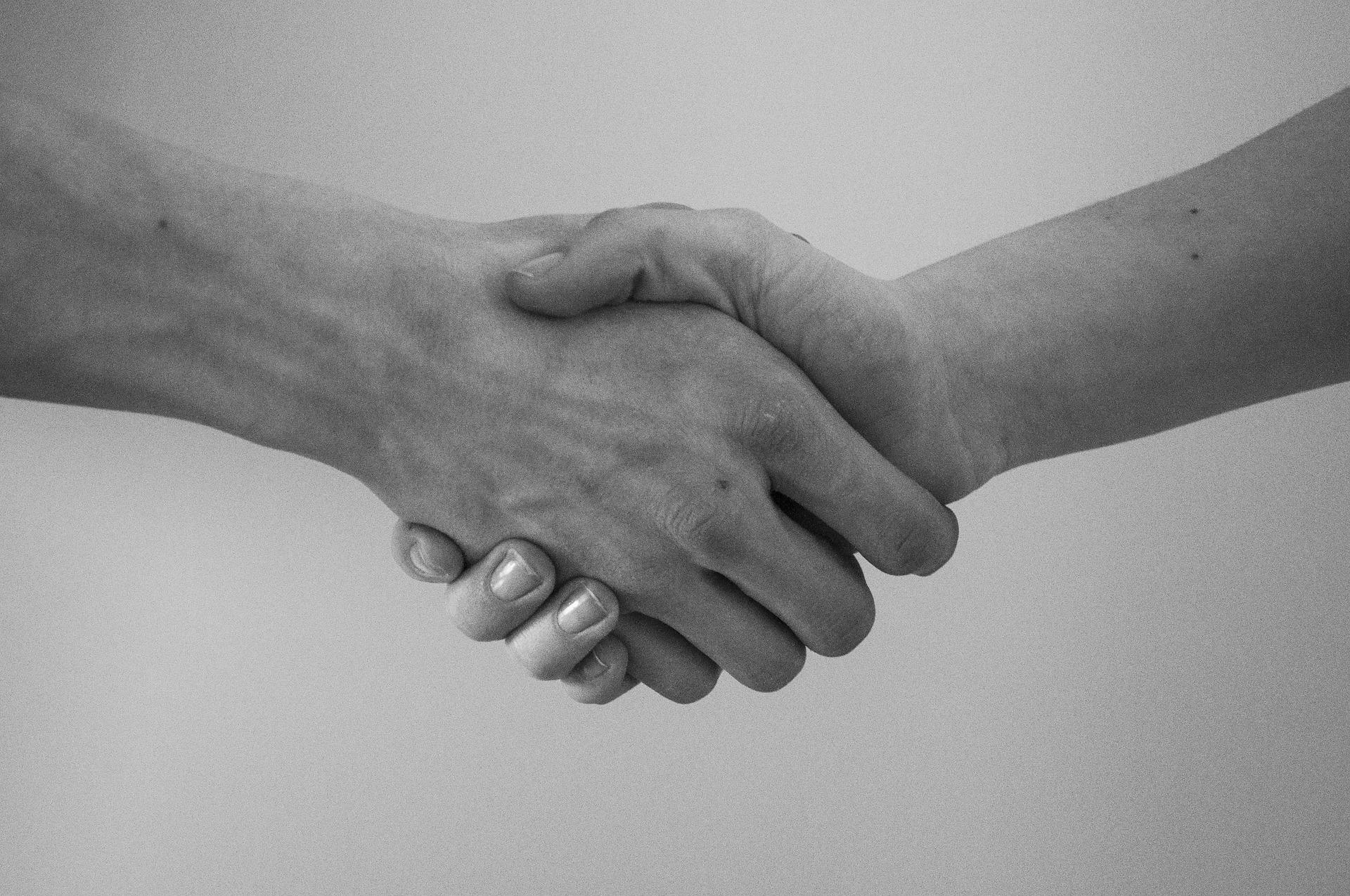 Ahoj, bonjour, hello… pozdrav jako základ komunikace a navazování kontaktů
