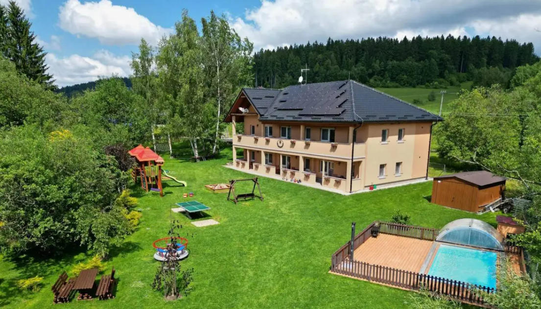 Bezpečná dovolená s vnoučaty: Kde si odpočinou děti i prarodiče