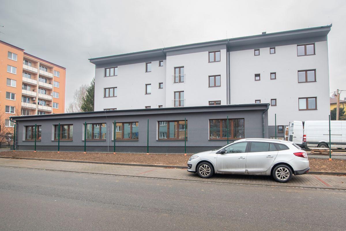 Bezpečné bydlení pro seniory? To vše pro ně řeší bytový dům v Bílovci