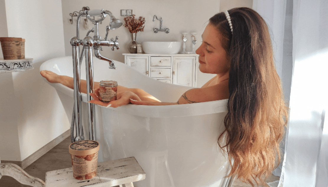 Co je exfoliace a proč ji dopřát své pokožce