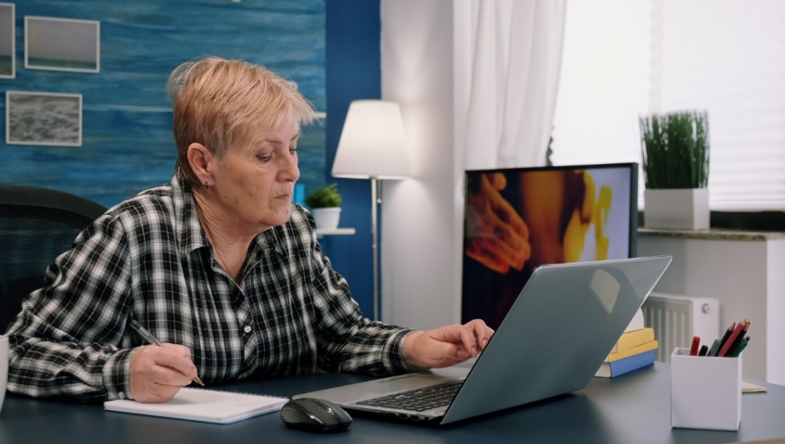 Konec papírování na úřadech: eDávky a online služby usnadňují život