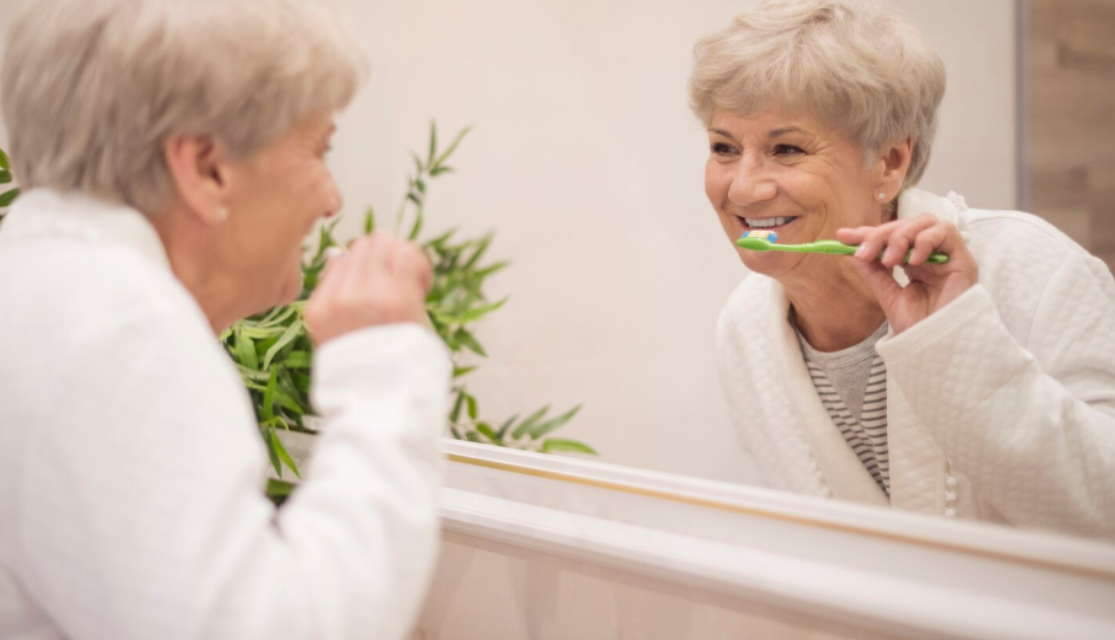 Kýve se vám zub? Na vině může být parodontóza i stres