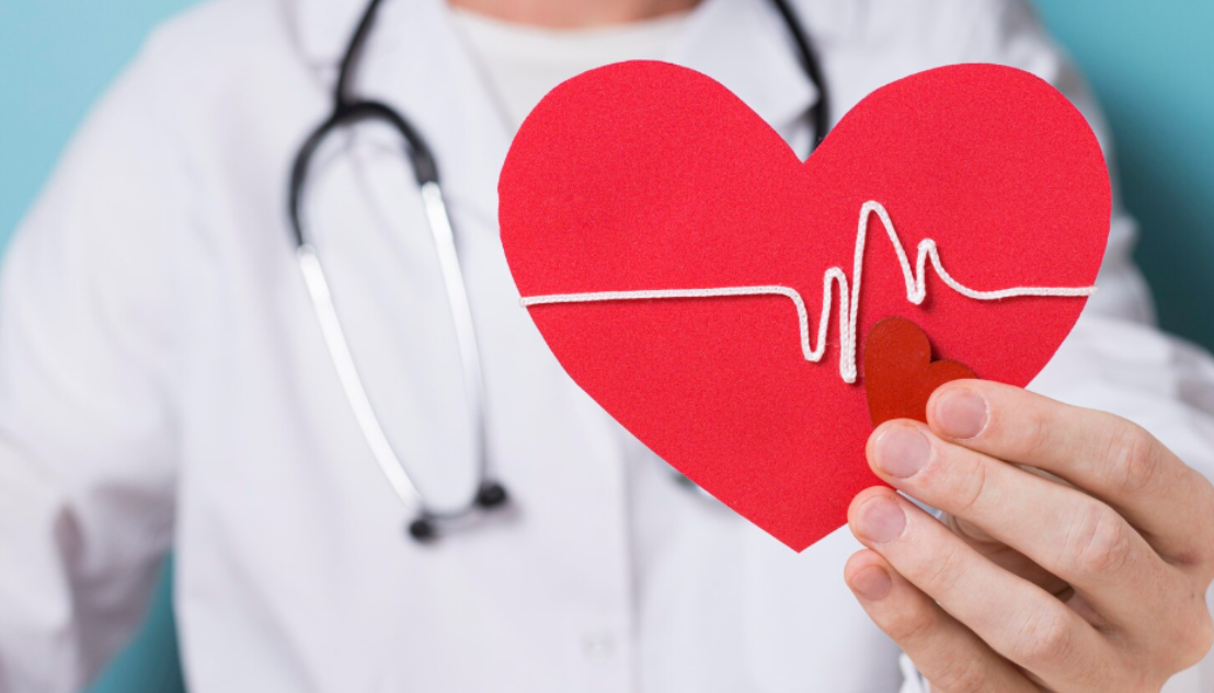 Lékaři včas odhalují srdeční selhání: Klíčem jsou preventivní prohlídky a nový krevní test