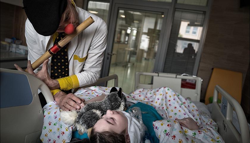 Mocný zvuk – dokument mapující muzikoterapeutickou péči o velmi těžce nemocné děti