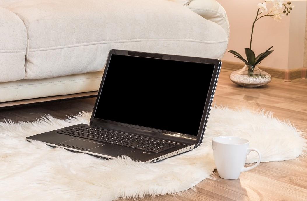 Poslanecká sněmovna dala zelenou on-line žádosti o důchod,  novela sjednotí i výplatní termíny důchodů