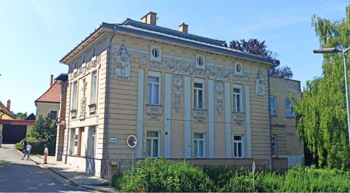 Slovácké muzeum, Uherské Hradiště, Senioři nad 75 jezdí zdarma