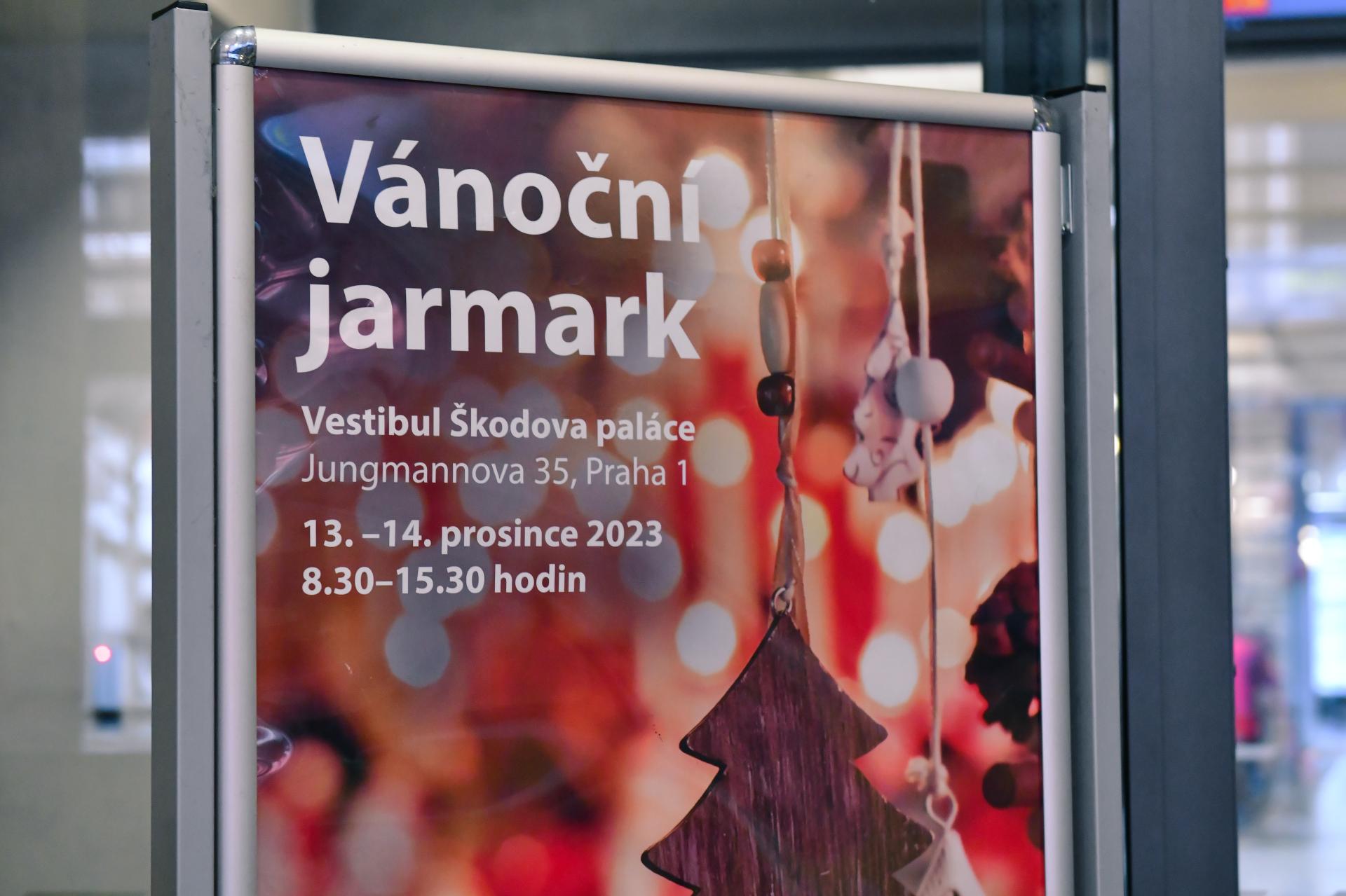 Vánoční jarmark opět nabízí originální produkty od studentů i z chráněných dílen